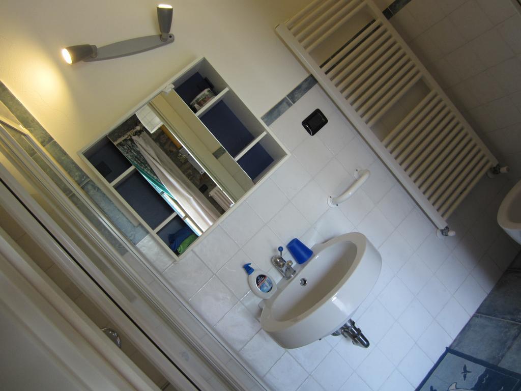 Poggio Delle Rondini Bed and Breakfast Bagnone Exteriör bild