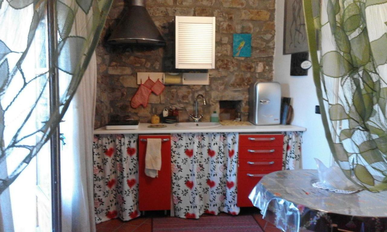 Poggio Delle Rondini Bed and Breakfast Bagnone Exteriör bild